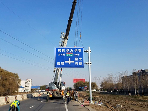 大连大连道路护栏网网片该如何进行正确的选购呢？