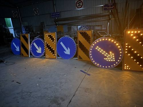 大连大连河南太阳能交通标牌 河南自发光交通路标牌厂家